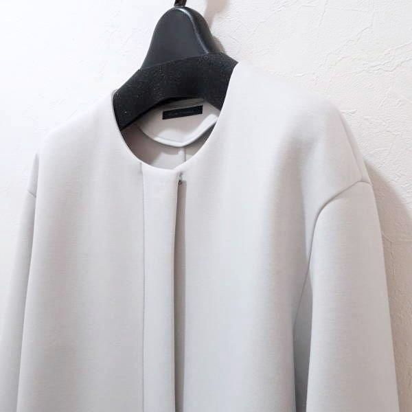 ノーカラーのスプリングコートでワントーンコーデとミックスコーデ | 50代からのファッション セレクトショップネオのブログ